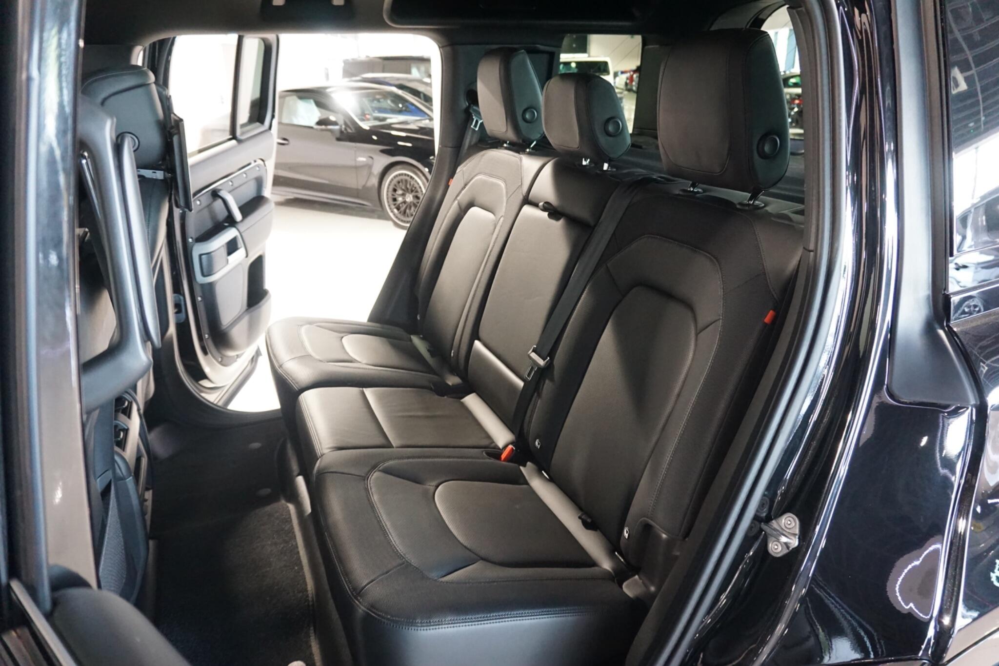 Land Rover Defender 110 3.0 D250 MHEV X-Dynamic HSE SUV 5dr Diesel Auto 4WD Euro 6 (s/s) (250 ps)